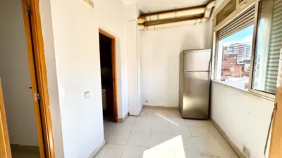 Piso en venta en Carrer de Sagunt, cerca de Carrer dels Jocs Florals, Sants (Distrito Sants-Montjuïc. Barcelona Capital) de 299.000 €