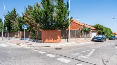 Detached house on Palencia Street photo 19