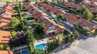 Detached house on Palencia Street photo 35