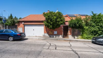 Detached house on Palencia Street photo 34
