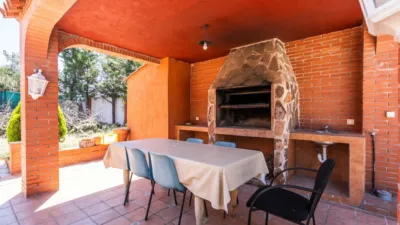 Detached house on Palencia Street photo 6
