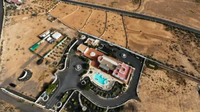 Chalet en venta en Calle Camino de Goma, Antigua de 800.000 €