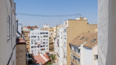 Top floor flat on Carrer de l'Heroi Romeu photo 19