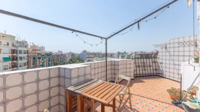 Top floor flat on Carrer de l'Heroi Romeu photo 3