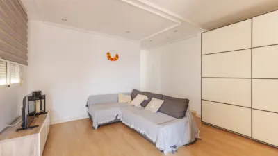 Top floor flat on Carrer de l'Heroi Romeu photo 9