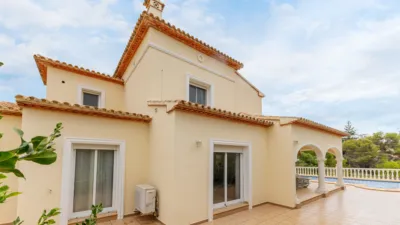 House - View 2
