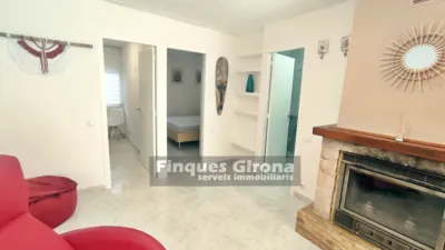 Apartment on Carrer de les Camèlies photo 9