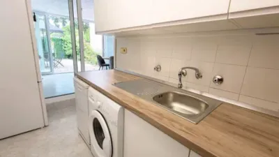 Apartment on Carrer de les Camèlies photo 3