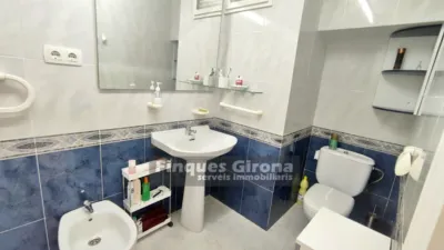 Apartment on Carrer de les Camèlies photo 6
