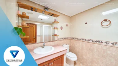 Casa en venta en Avenida de Carlos III, cerca de Calle de Máximo Cuervo, Aguadulce Sur (Distrito Aguadulce. Roquetas de Mar) de 800.000 €