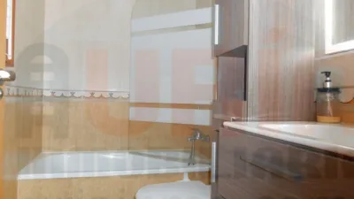 Piso en alquiler en Calle Fernando Zuazua, Tenderina-Mercadín-Fozaneldi (Oviedo) de 600 €<span>/mes</span>