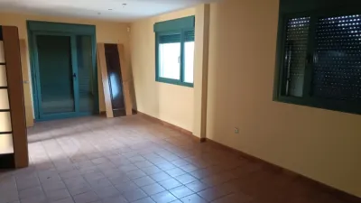 Semi-detached house on Calle Almendros photo 2