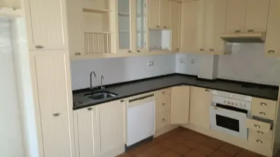 Semi-detached house on Calle Almendros photo 4