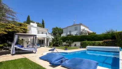 Chalet on Passeig de Tarragona photo 2