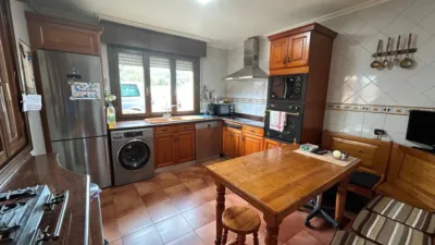 Chalet pareado en venta en Barrio de Igollo Escuelas, Igollo (Camargo) de 365.000 €
