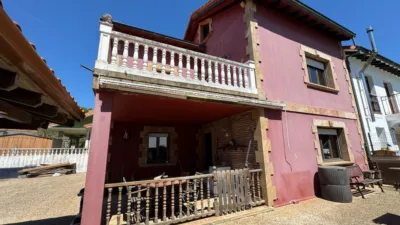 Chalet pareado en venta en Barrio de Igollo Escuelas, Igollo (Camargo) de 365.000 €