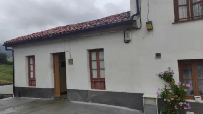 House on Avenida La Montaña photo 2