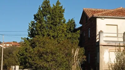 Casa unifamiliar en venta en Calle Ponderosa - Más