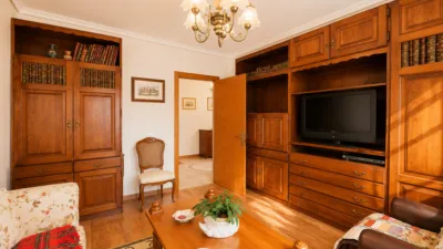 Single-family home in Barrio de la Ontoria photo 4