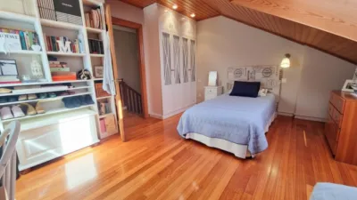 Semi-detached chalet on Pedro Velarde Street photo 14