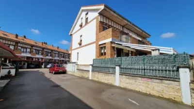 Semi-detached chalet on Pedro Velarde Street photo 30