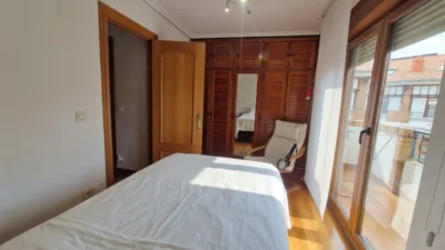 Semi-detached chalet on Pedro Velarde Street photo 12