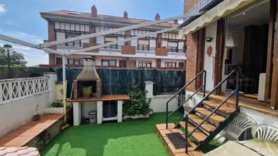 Semi-detached chalet on Pedro Velarde Street photo 26