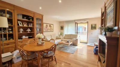 Semi-detached chalet on Pedro Velarde Street photo 4