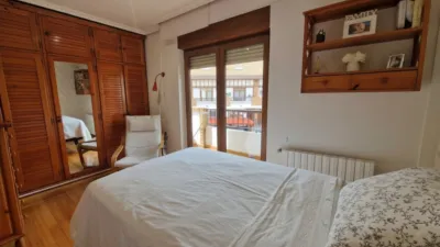 Semi-detached chalet on Pedro Velarde Street photo 11