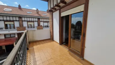 Semi-detached chalet on Pedro Velarde Street photo 18
