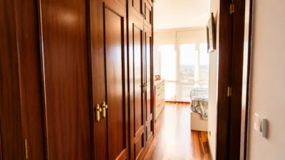 Apartment on Francisco Tomás y Valiente Street photo 28