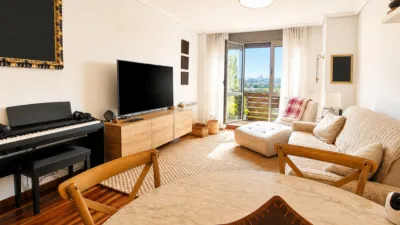Apartment on Francisco Tomás y Valiente Street photo 8