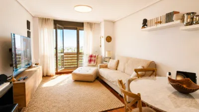Apartment on Francisco Tomás y Valiente Street photo 2