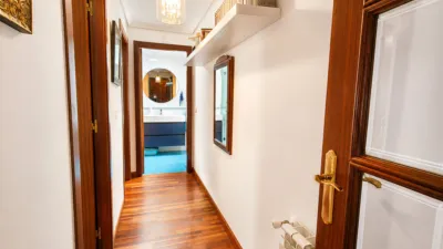 Apartment on Francisco Tomás y Valiente Street photo 34