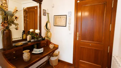 Apartment on Francisco Tomás y Valiente Street photo 19