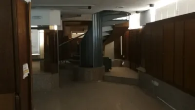 Local comercial en alquiler en Calle de José Isbert, 2 - Més