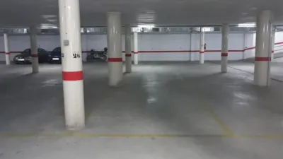 Garaje en venta en Avenida de Ayora, 31 - Más