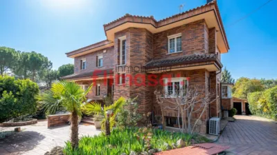 Detached house on Calle del Duero photo 2