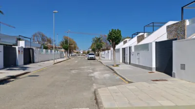 Semi-detached chalet in Carrer Comunidad de Regantes photo 2