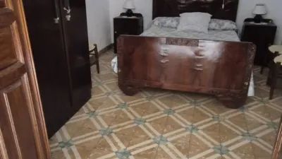 Casa en venta en Calle de Urbano Morales, Calzada de Calatrava de 42.000 €