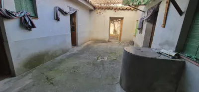 Casa en venta en Calle de Urbano Morales, Calzada de Calatrava de 42.000 €