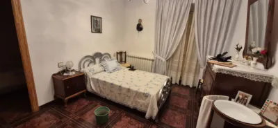 Casa en venta en Calle del Beato Jorge, Calzada de Calatrava de 44.000 €