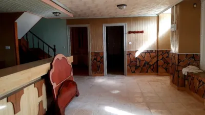 Casa en venta en Calle Regueiriño, Número 1, Cariño de 63.000 €