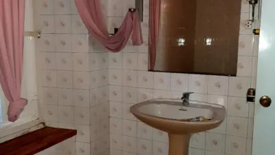 Casa en venta en Calle Regueiriño, Número 1, Cariño de 63.000 €