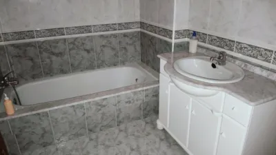 Piso en venta en Calle Ramon Valle Inclan, Número 1, Cariño de 140.000 €