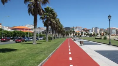 Piso en alquiler en Avenida de la Constitución, cerca de Calle de Maguleiro, Cariño de 490 €