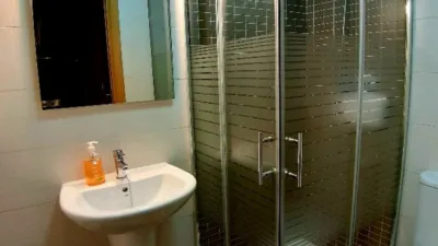 Piso en alquiler en Calle Rio Maguleiro, Número 4, Cariño de 490 €