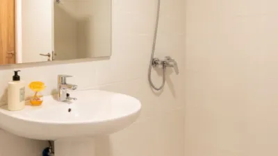 Apartment at Calle Miguel Delgado Calcerrada, No. 31 photo 8