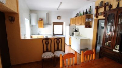 Casa en venta en Calle Arenas-La Herran, Número 21, Arenas de Iguña de 130.000 €