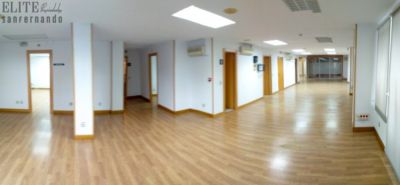 Oficina en alquiler en Centro, Castilla-Hermida (Santander) de 2.850 €<span>/mes</span>